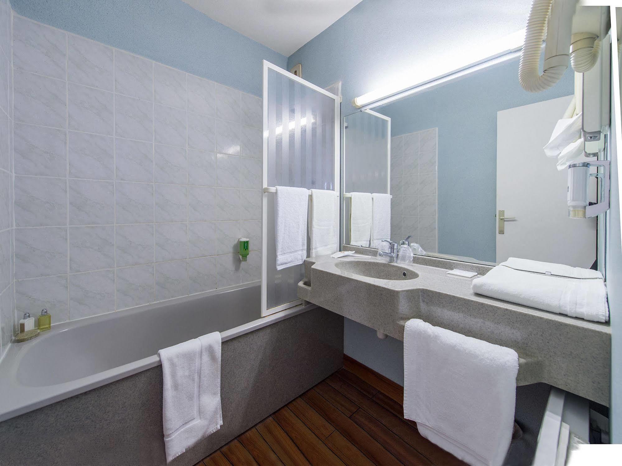 Hotel Restaurant Seminaires La Foresterie Λε Μανς Εξωτερικό φωτογραφία